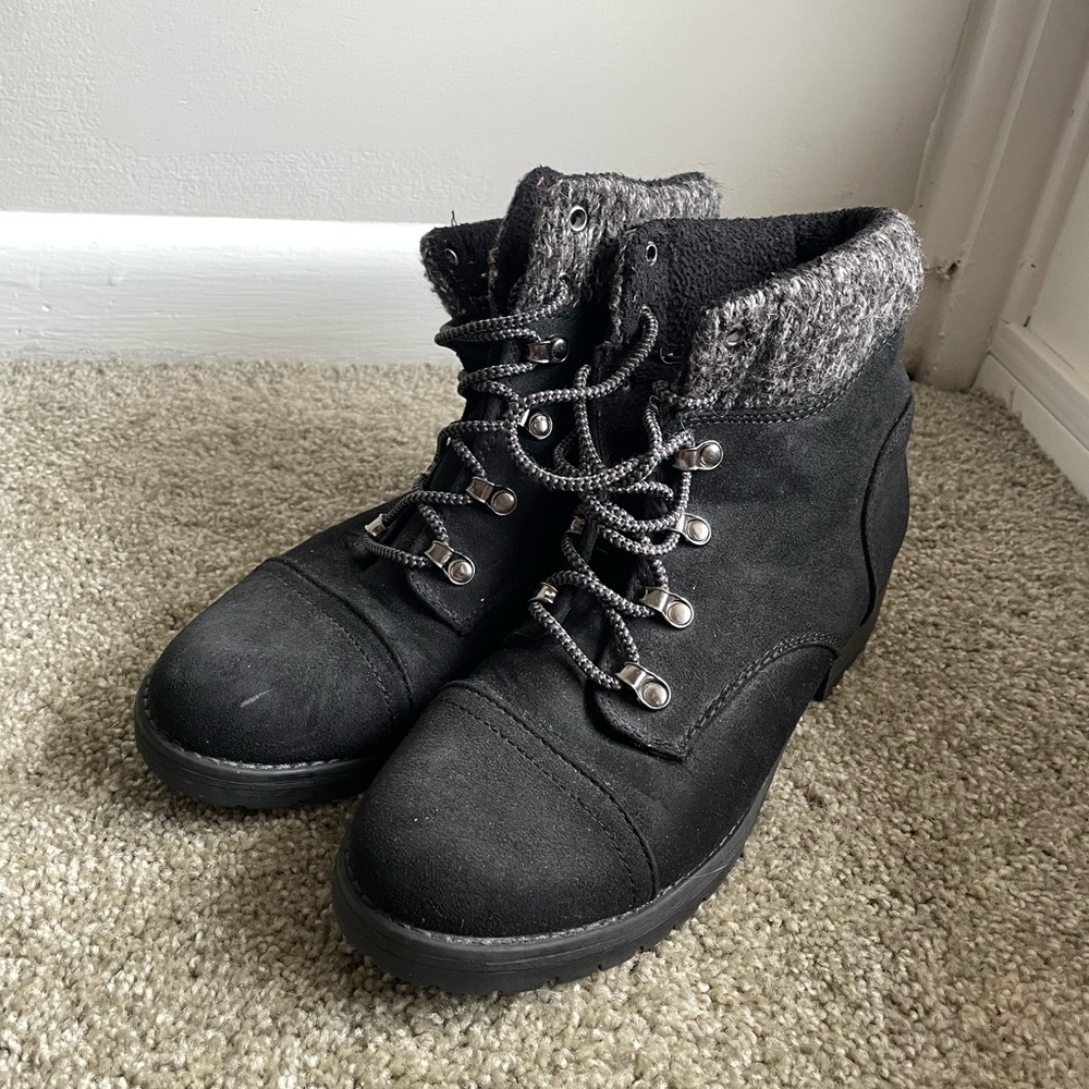 Universal Thread Black Lace Up Boots
